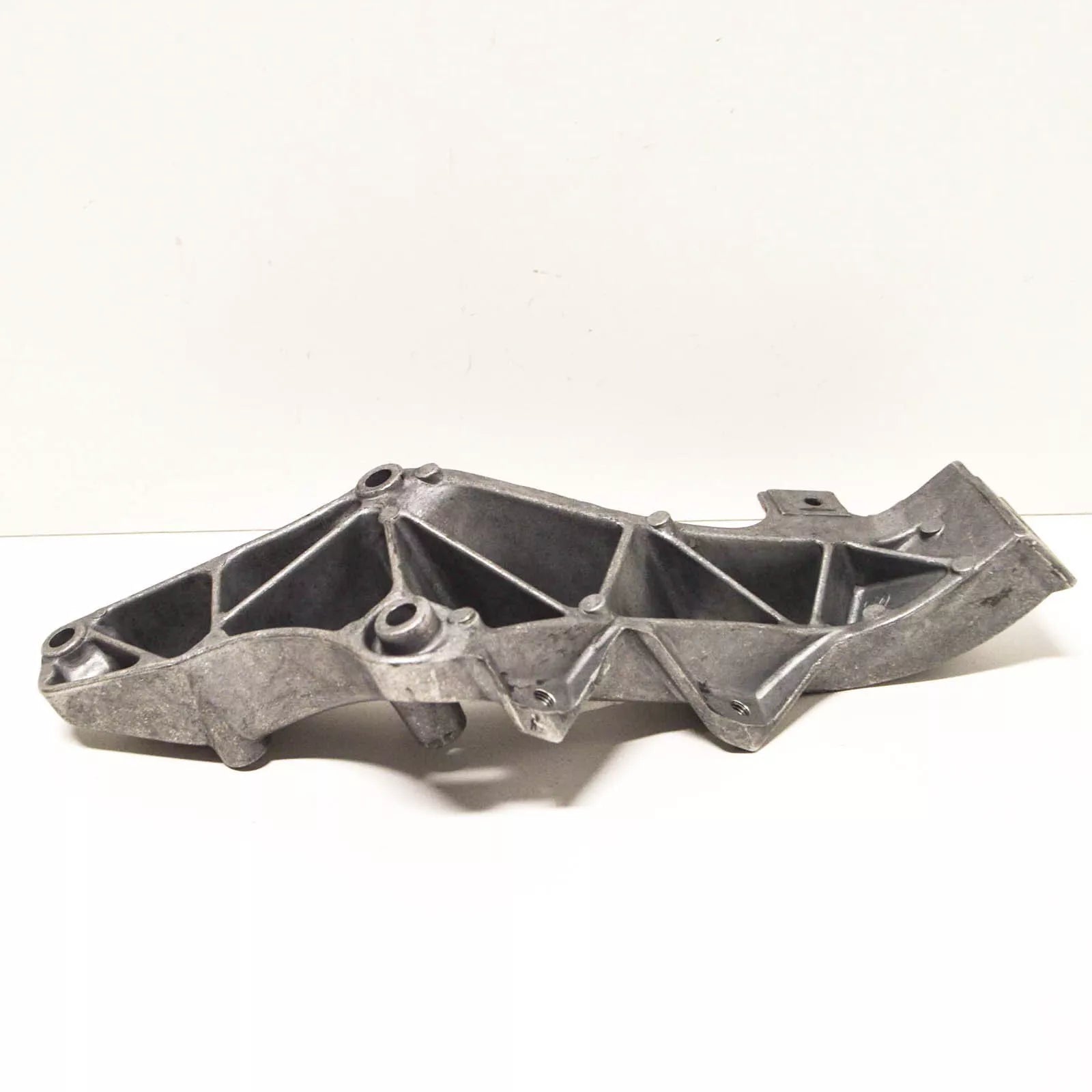 NEW BMW 3 E36 ENGINE SUSPENSION LEFT SUPPORTING BRACKET 11811137015 ORIGINAL