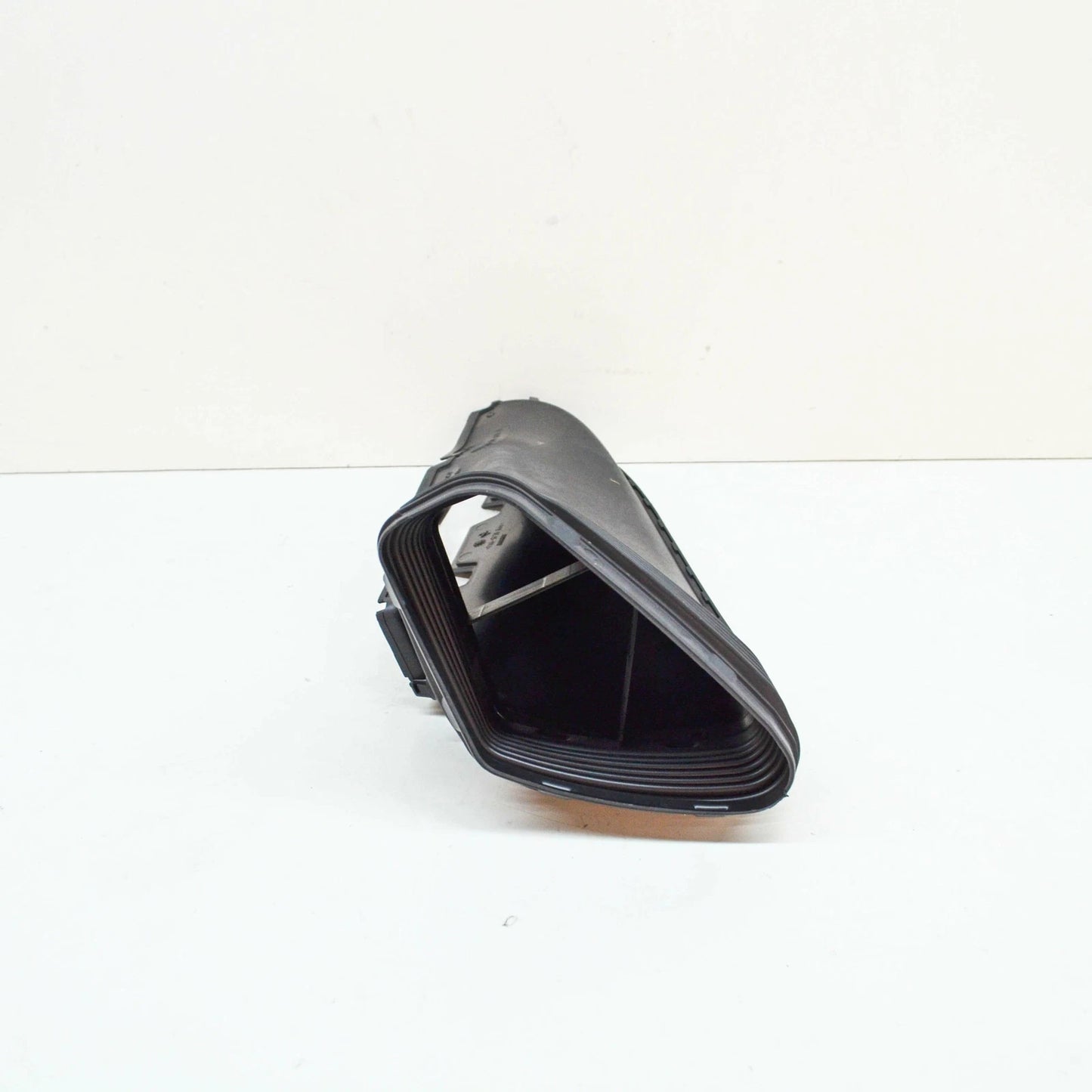 NEW AUDI A6 C6 RIGHT AIR INTAKE DUCT 4G0129624D