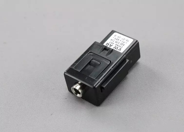 NEW VOLKSWAGEN CADDY 2K AUX-IN SOCKET 5Q0035724 ORIGINAL