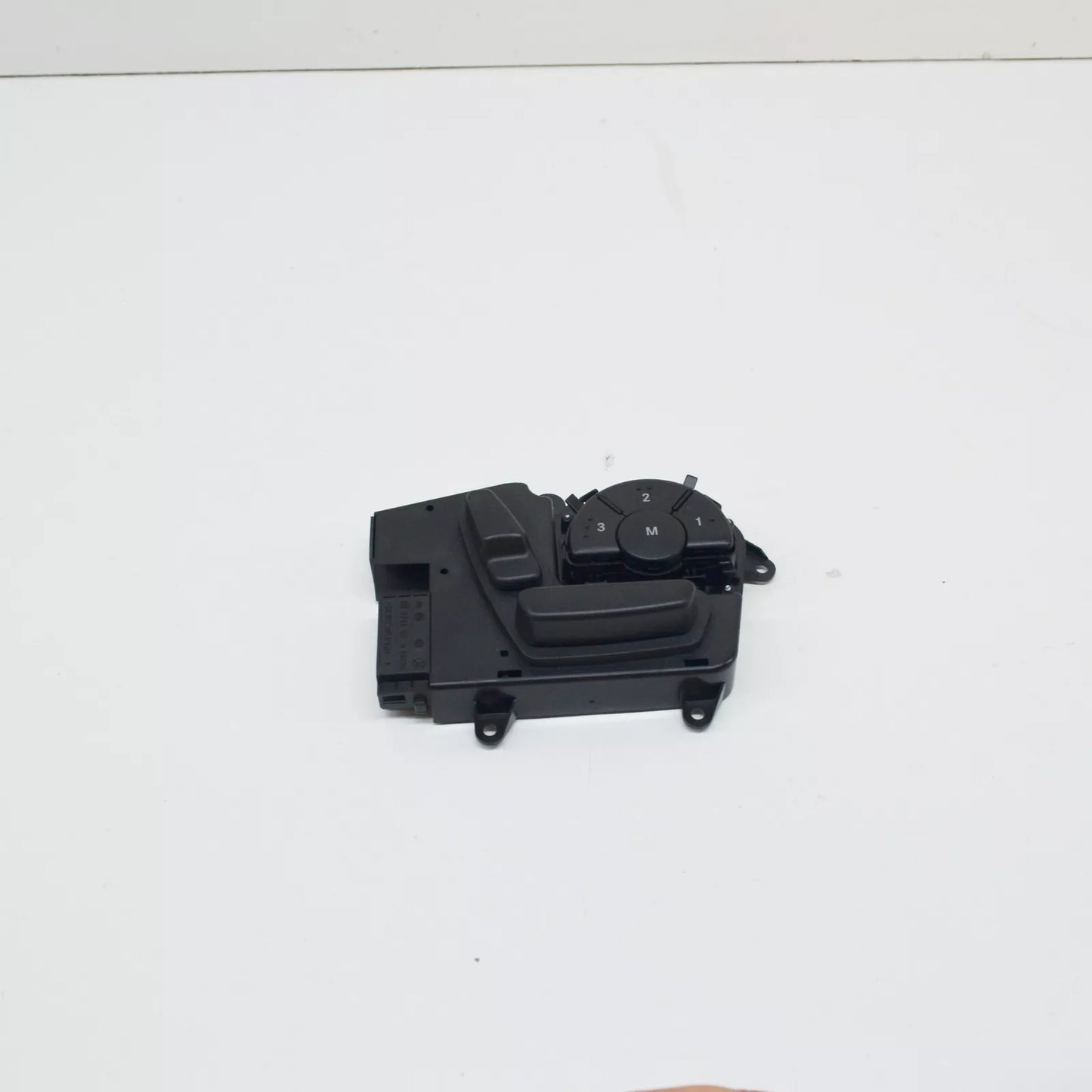 NEW MERCEDES BENZ SLK R171 RIGHT SEAT SWITCH BUTTONS A1718209910