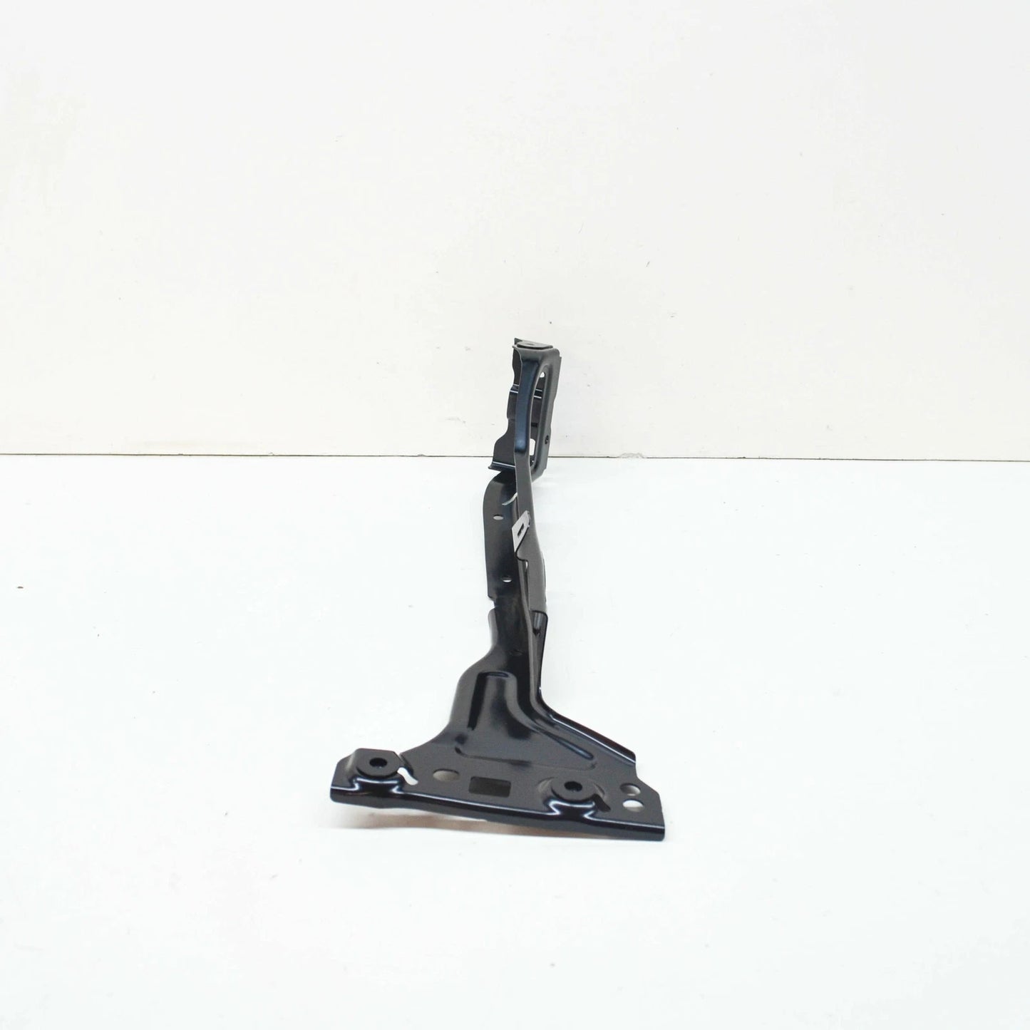 NEW AUDI A4 B9 FRONT LEFT FENDER BRACKET 8W0821135C