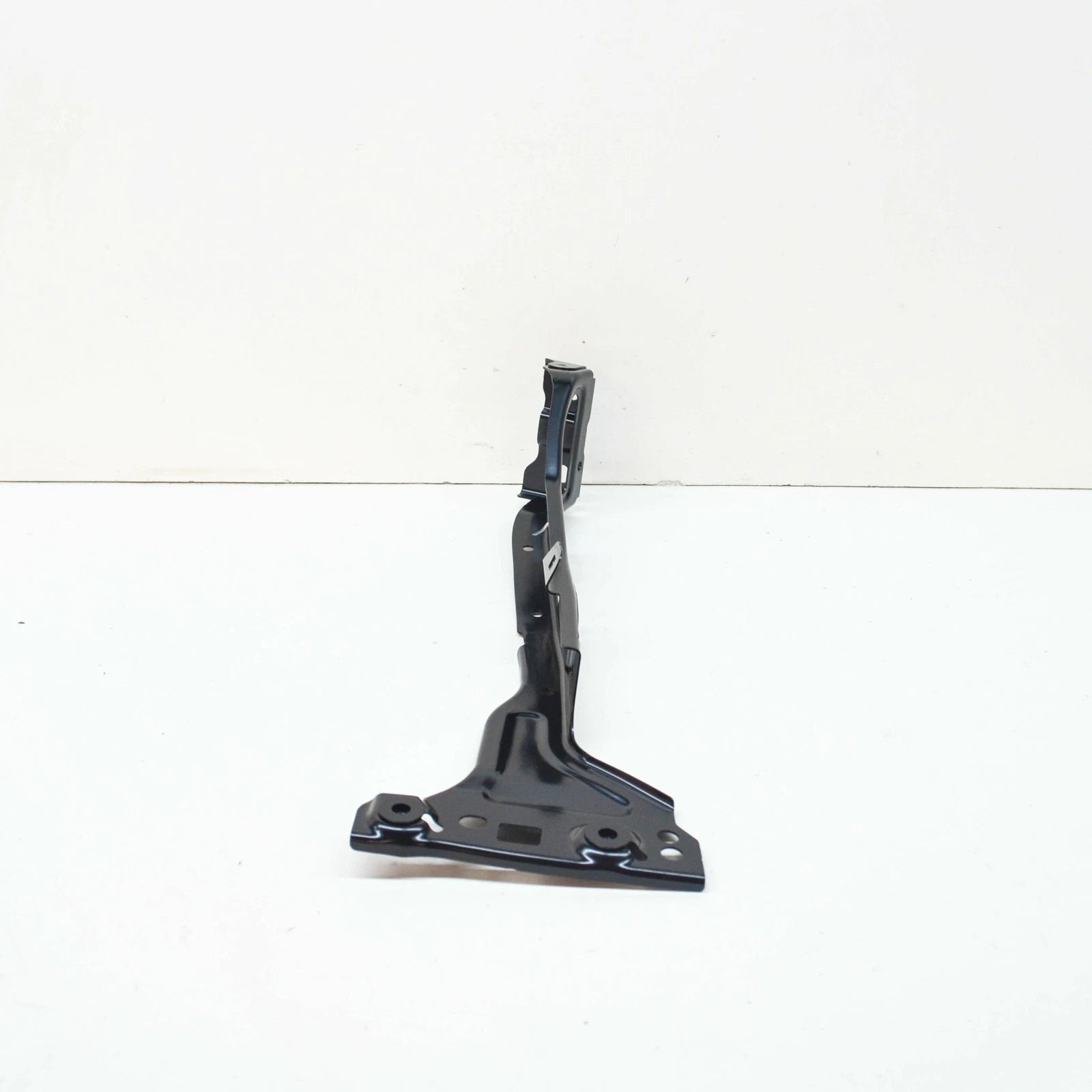 NEW AUDI A4 B9 FRONT LEFT FENDER BRACKET 8W0821135C