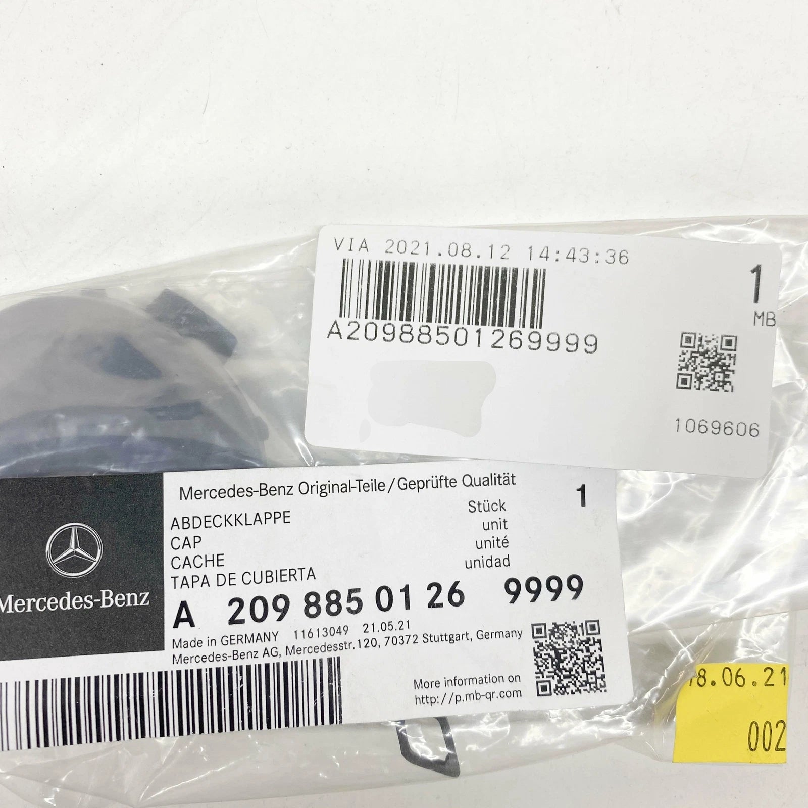 NEW MB CLK C209 REAR BUMPER TOW HOOK PRIMED COVER A20988501269999