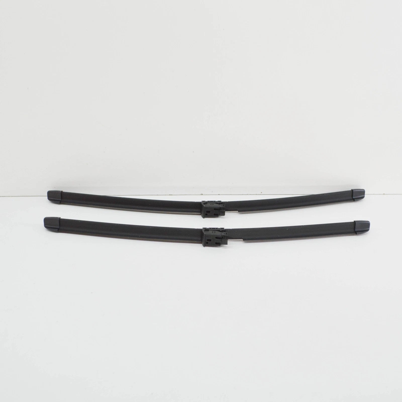 NEW MERCEDES-BENZ S-CLASS W222 FRONT WIPER BLADES SET A2228201245 RHD ORIGINAL