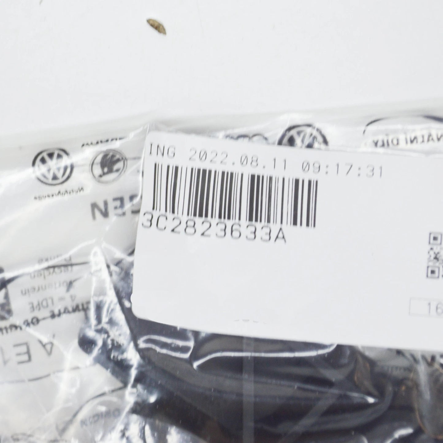 NEW VW BEETLE 5C BONNET RELEASE HANDLE 3C2823633A ORIGINAL