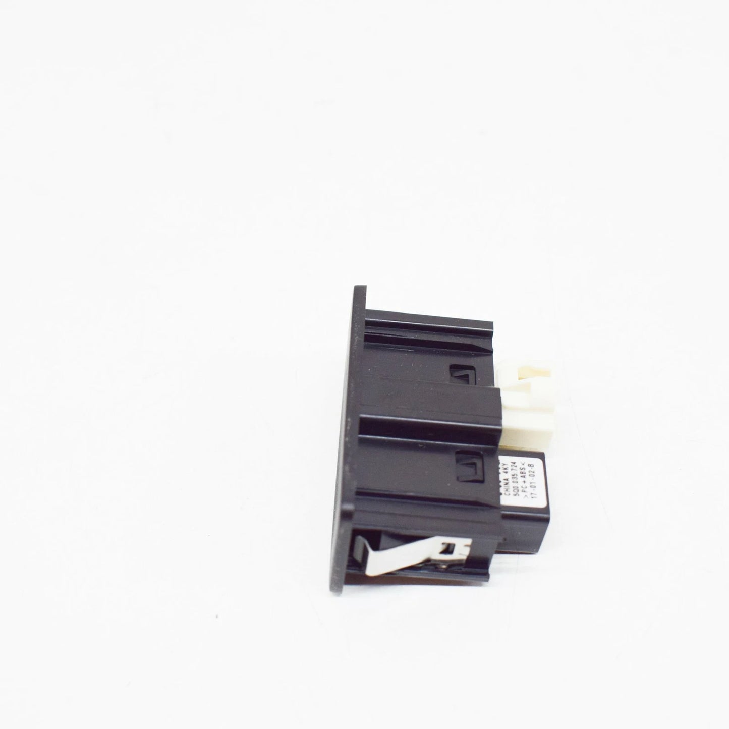 NEW VOLKSWAGEN GOLF MK7 USB AND AUX-IN CONNECTION 5G0035222C