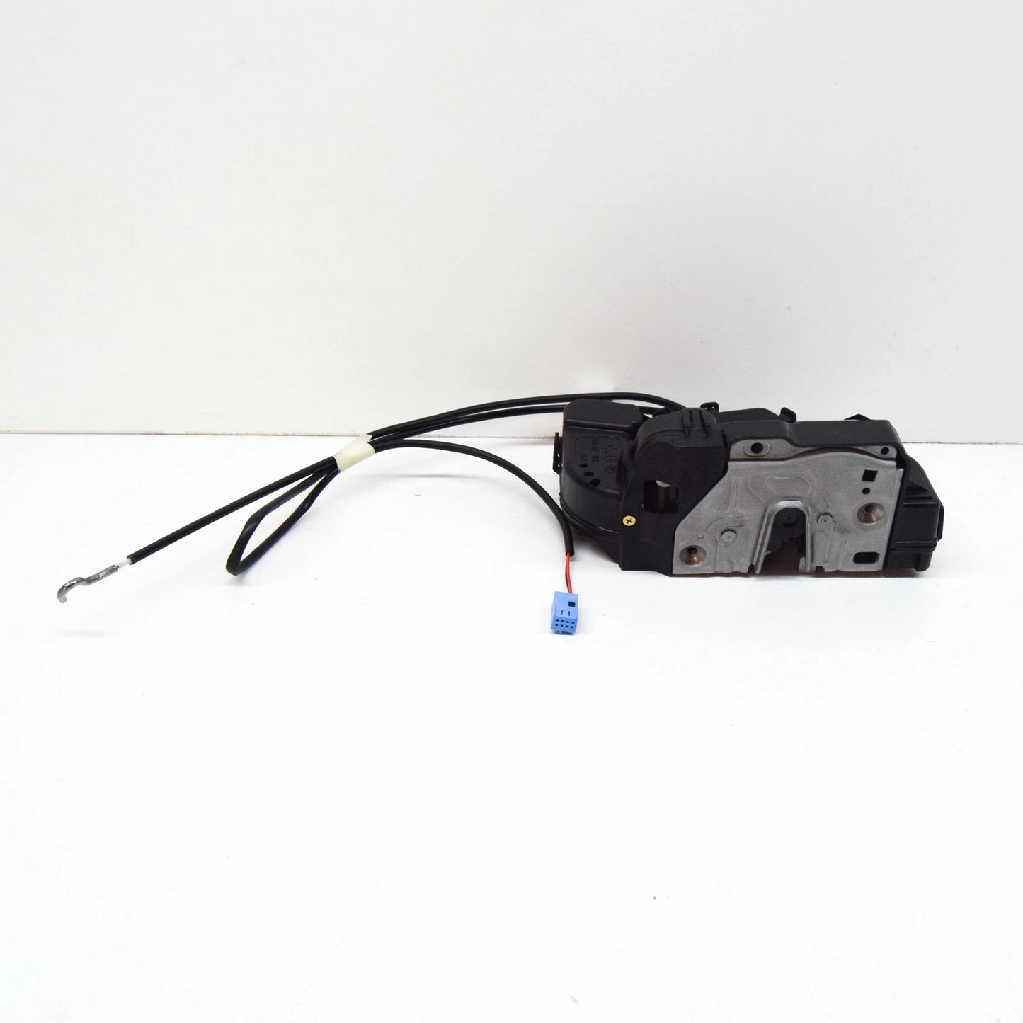 NEW MERCEDES-BENZ E-CLASS W211 REAR LEFT DOOR LOCK A2117300735