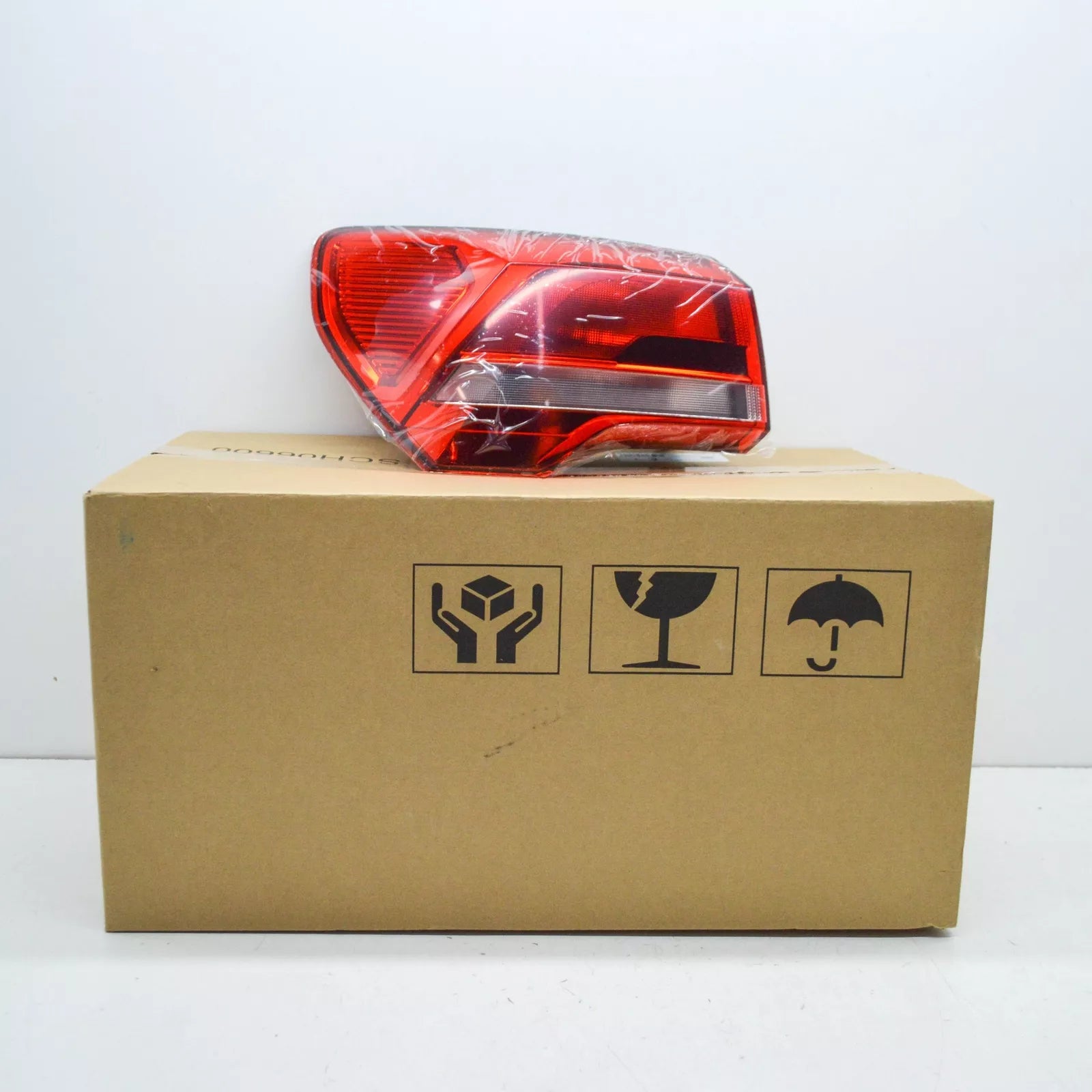 NEW AUDI Q3 F3 SPORTBACK REAR LEFT TAILLIGHT 83A945069