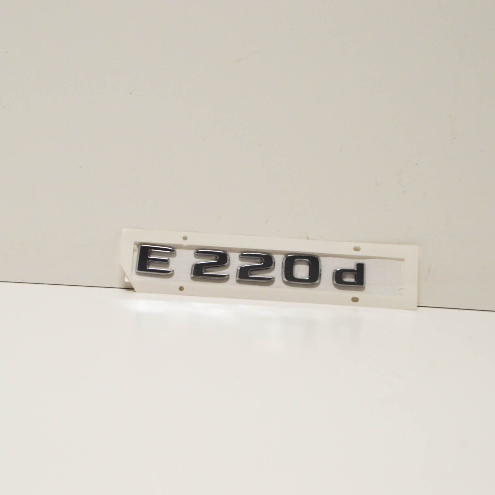 NEW MERCEDES-BENZ E-CLASS W213 REAR EMBLEM BADGE A2138175700 ORIGINAL