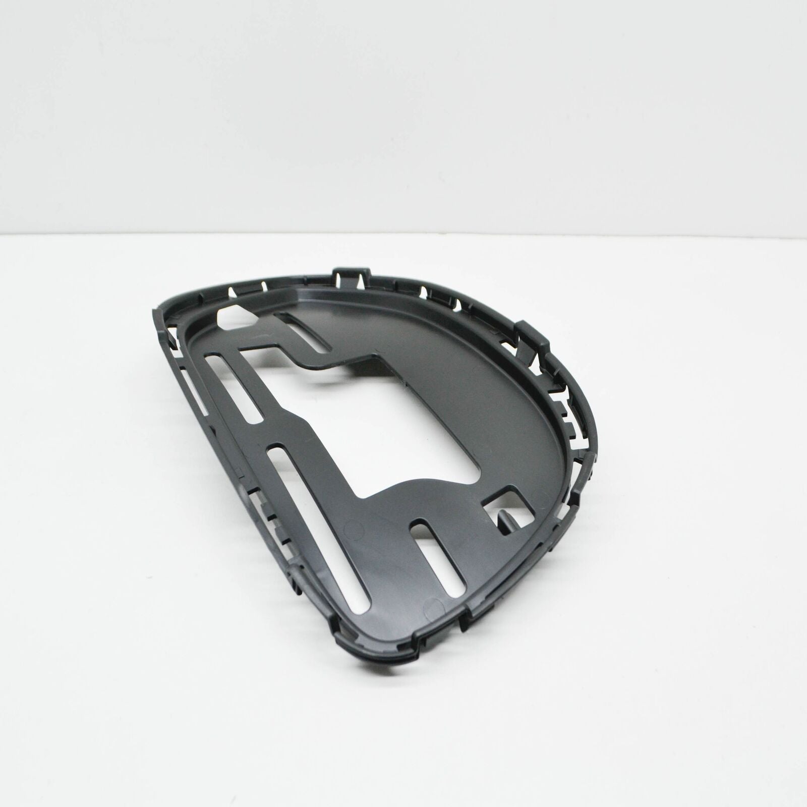 NEW MB S W222 FRONT BUMPER LEFT GRILLE BRACKET COVER A2228855001 ORIGINAL