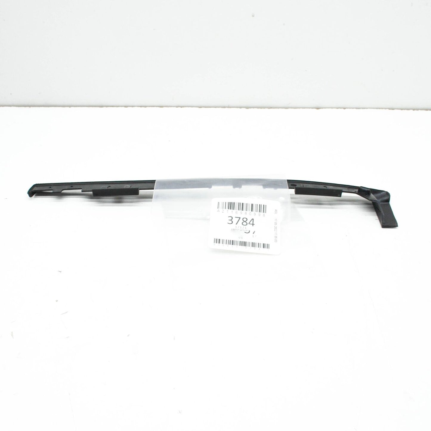 NEW MB E W211 FRONT LEFT ROCKER PANEL MOLDING SEAL A2116980998 ORIGINAL