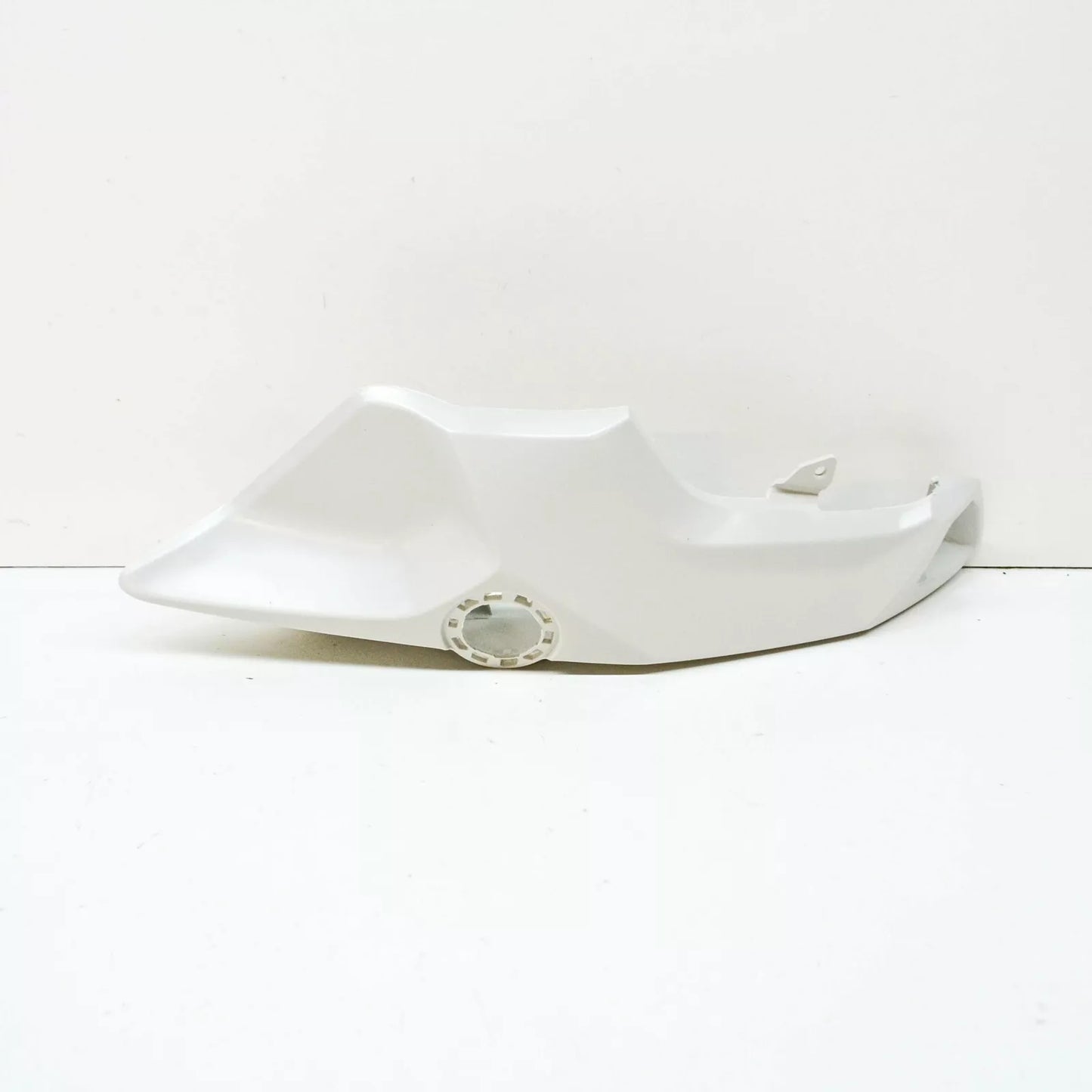 NEW BMW K73 F800 R LEFT INTAKE SNORKEL 46638549801 ORIGINAL