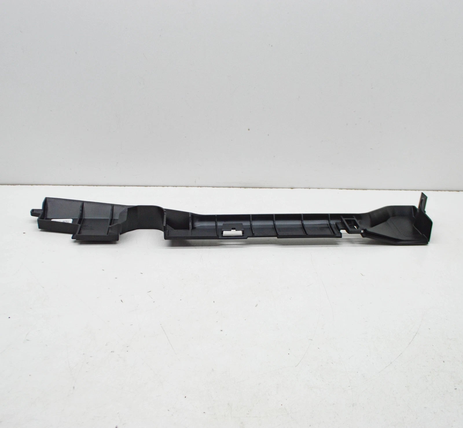 NEW BMW X5 G05 RIGHT RADIATOR COVERING 17118655769 ORIGINAL