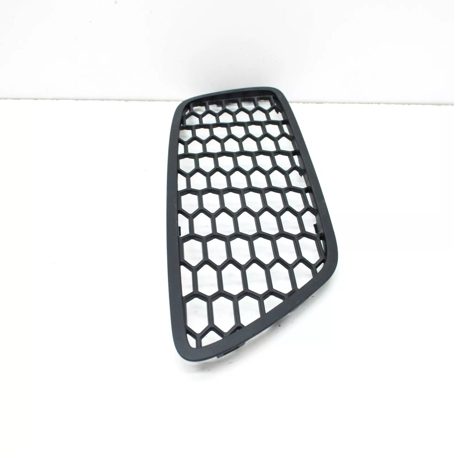 NEW BMW 5 GT F07 RIGHT FOG LIGHT GRILLE M SPORT 51118057332 8057332 2015