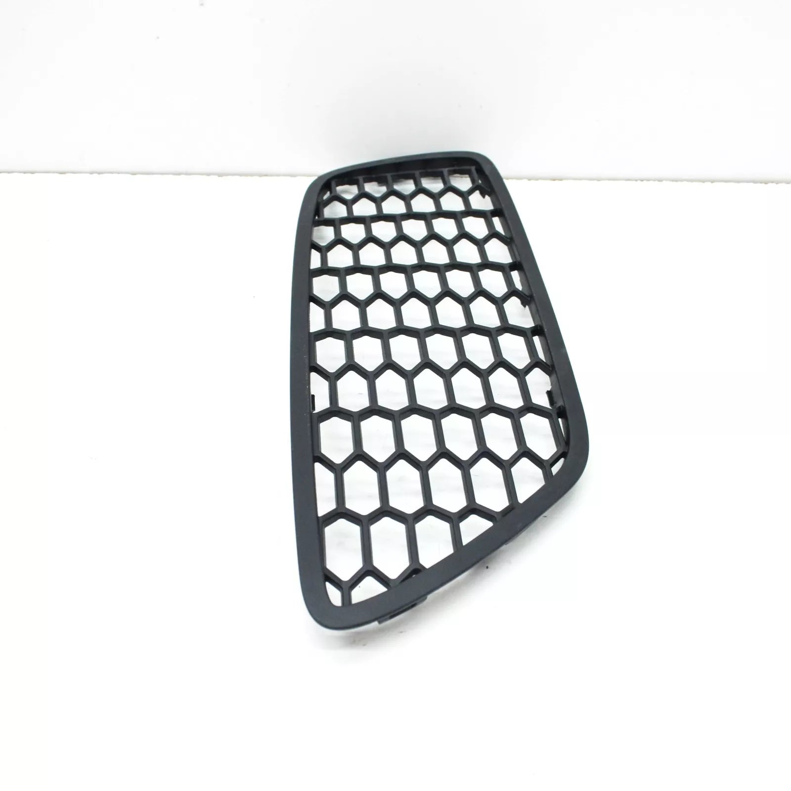 NEW BMW 5 GT F07 RIGHT FOG LIGHT GRILLE M SPORT 51118057332 8057332 2015