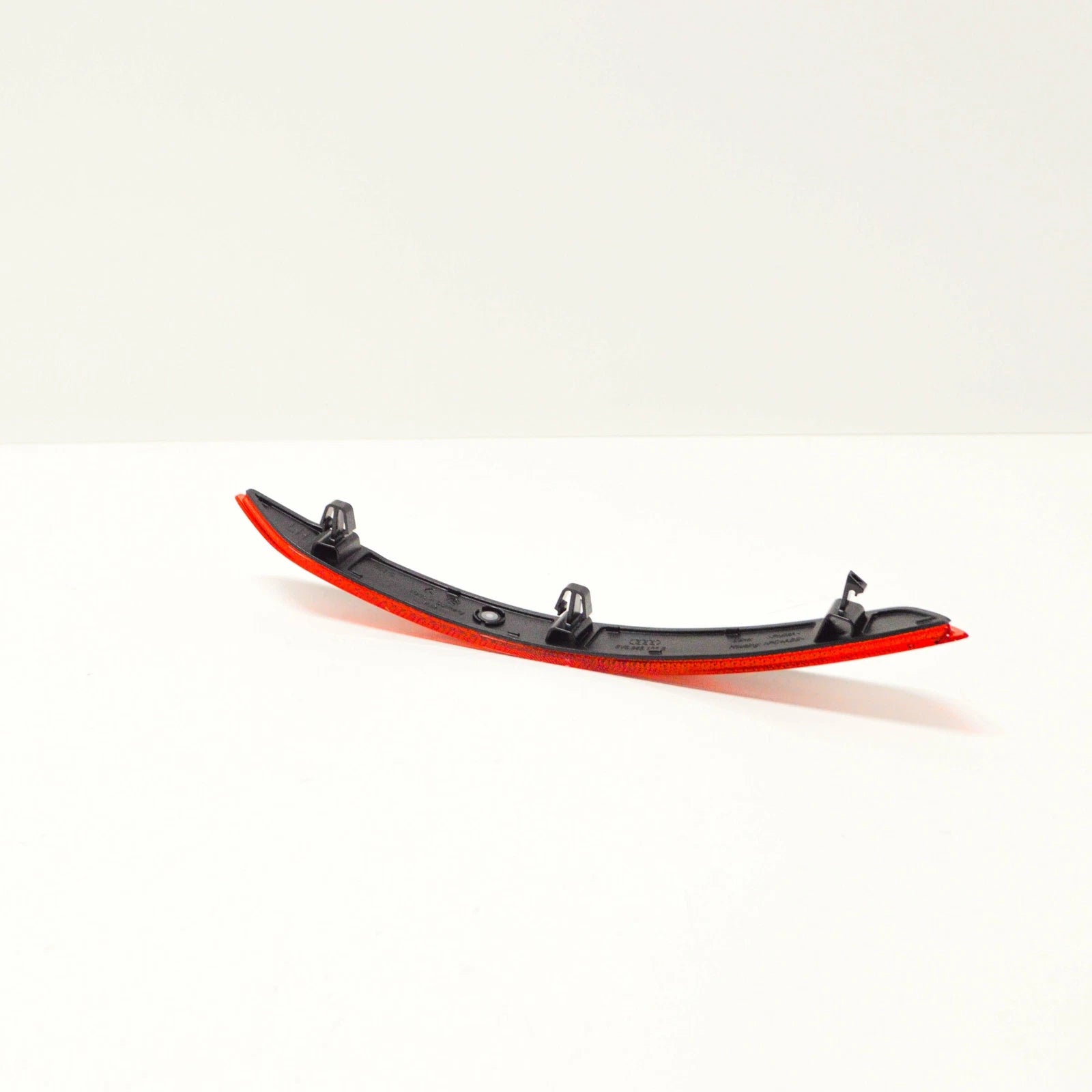 NEW AUDI A3 8V REAR BUMPER REFLECTOR LEFT 8V5945105B