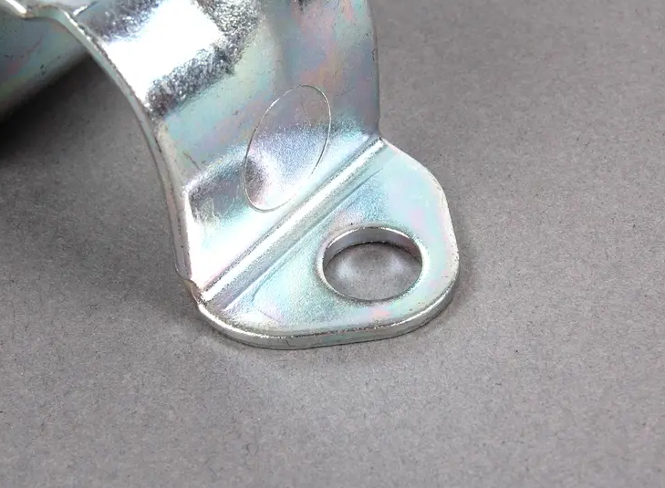 NEW MERCEDES-BENZ A W169 REAR SWAY BAR BRACKET A2023260226 ORIGINAL