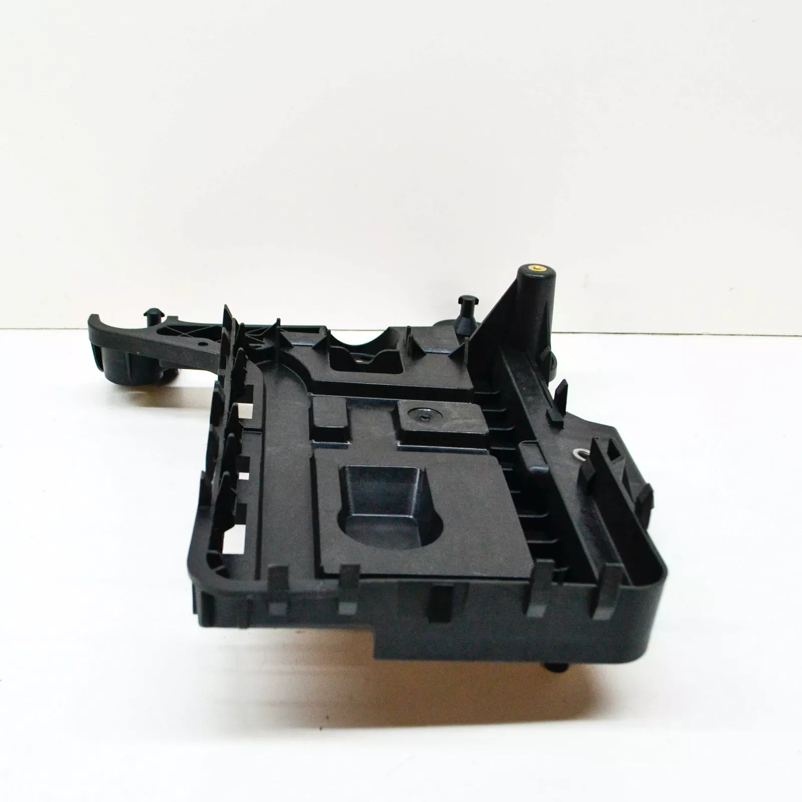 NEW AUDI A3 8P BATTERY PAD BRACKET 1K0915333H 2008