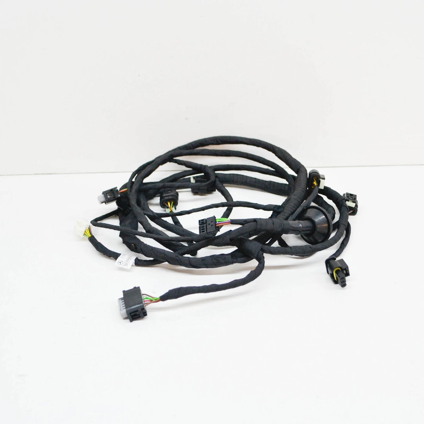 NEW MERCEDES-BENZ E-CLASS COUPE C207 REAR PARKING SENSOR WIRING A2074401508