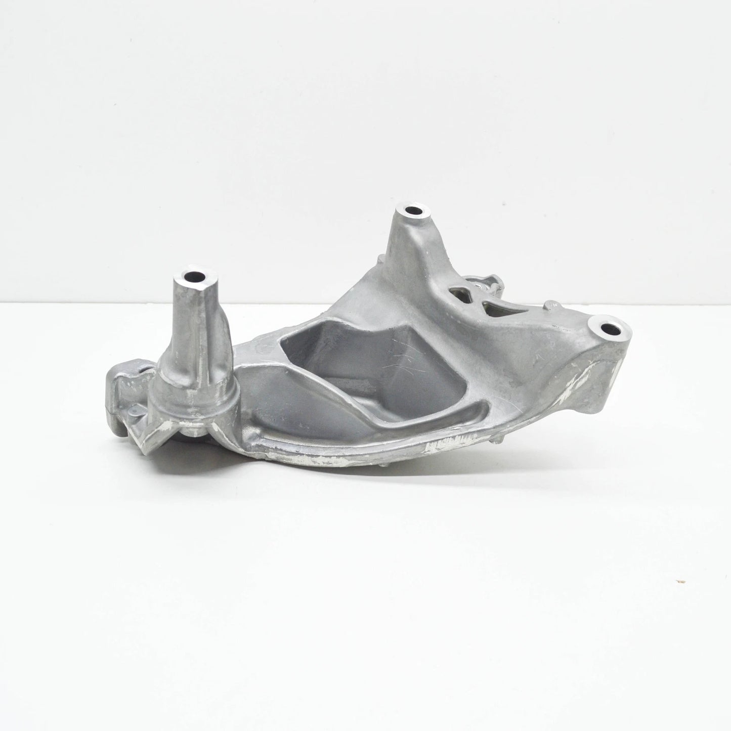 NEW VOLKSWAGEN CRAFTER FURGON SY ENGINE BRACKET RIGHT SIDE 04L199207G