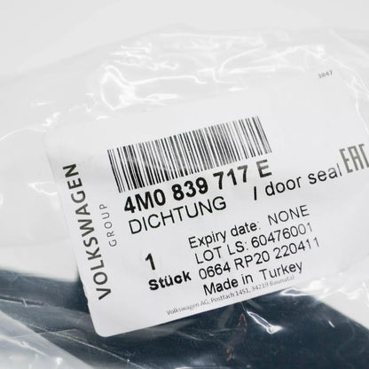 NEW AUDI Q7 4M REAR LEFT OUTER DOOR SHELL SEAL 4M0839717E