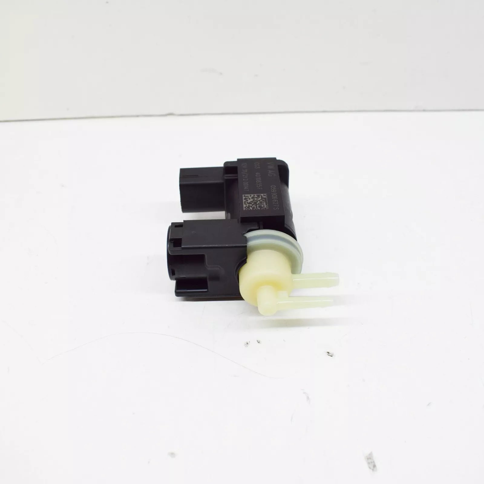 NEW AUDI A6 C7 SOLENOID VALVE 059906627S
