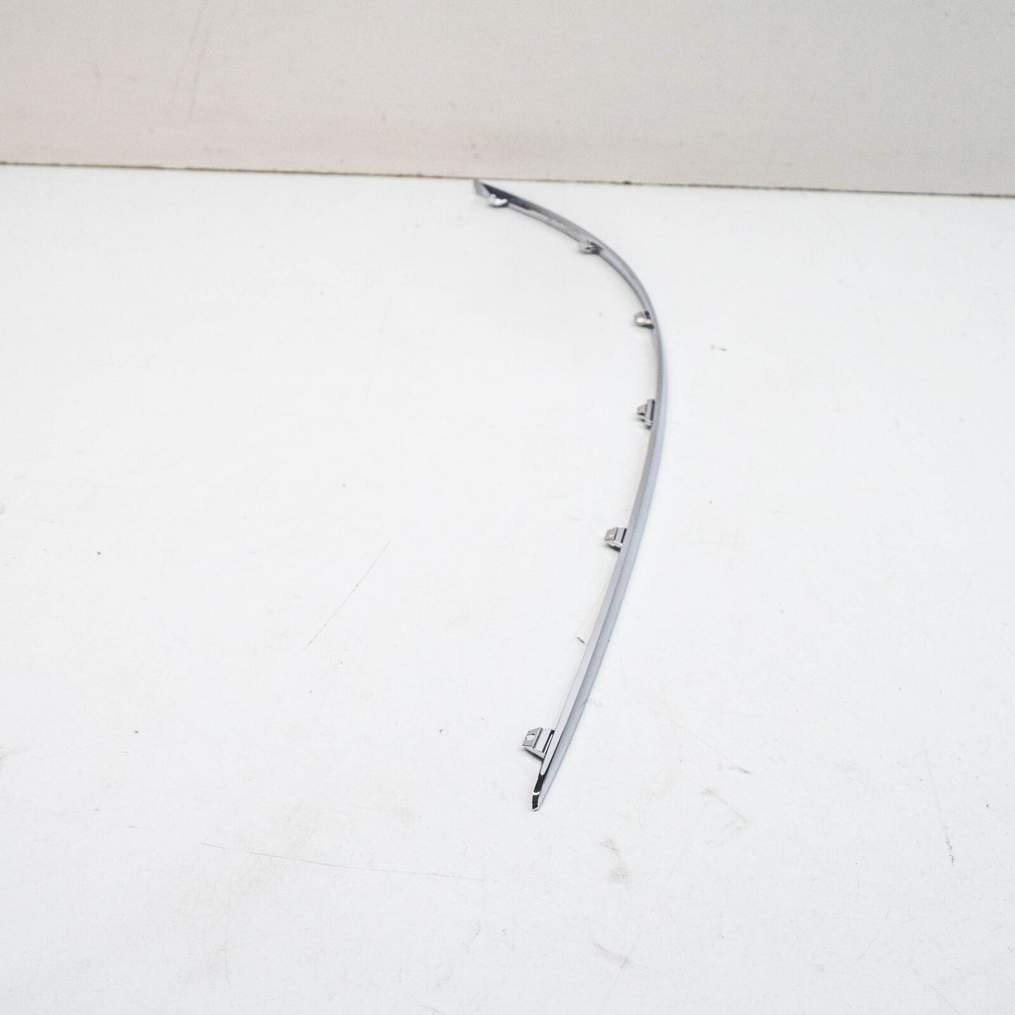NEW MERCEDES-BENZ B W245 FRONT BUMPER RIGHT TRIM STRIP A1698851474 ORIGINAL