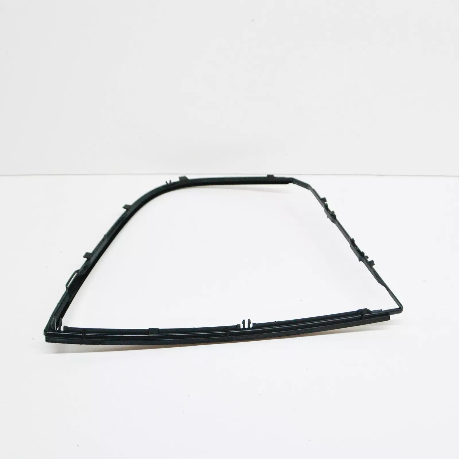 NEW BMW 3 E90 REAR RIGHT DOOR SIDE WINDOW VENT SEAL 7060220 51347060220 ORIGINAL