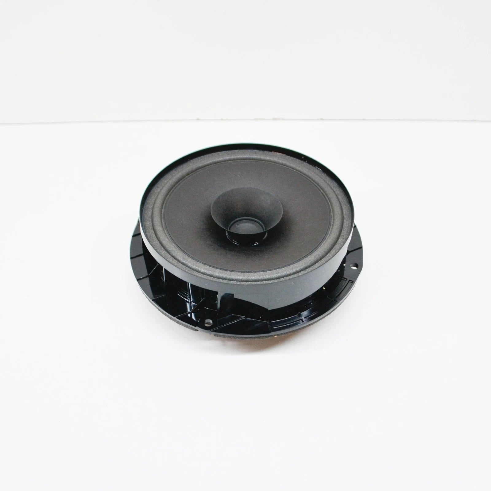 NEW VOLKSWAGEN JETTA MK6 REAR DOOR SPEAKER 5C6035710A