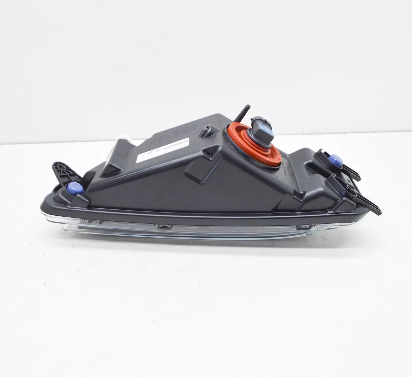 NEW VOLKSWAGEN AMAROK MK1 B FRONT LEFT FOG LIGHT 2H6941699B