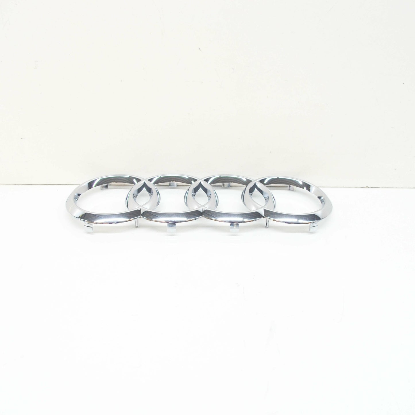 NEW AUDI Q7 SQ7 4M FRONT BUMPER RADIATOR GRILLE EMBLEM 4M08536052ZZ ORIGINAL