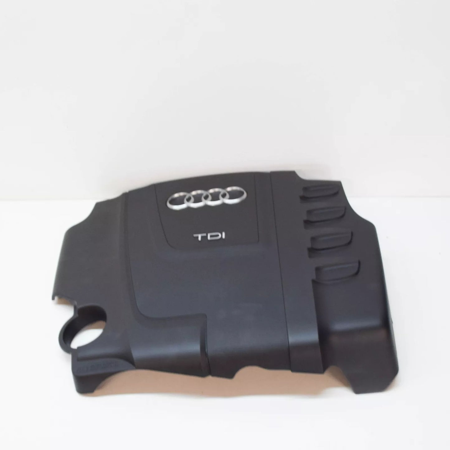 NEW AUDI A4 B8 AVANT ENGINE DECORATIVE COVER 03L103925P ORIGINAL