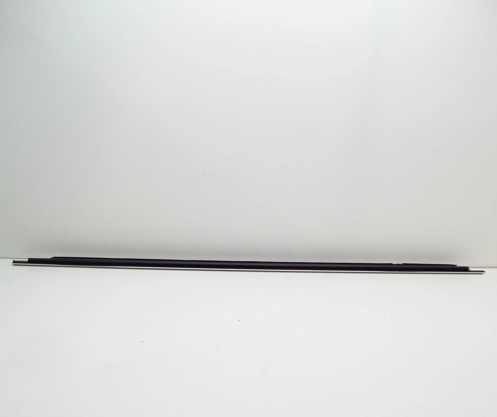 NEW VOLKSWAGEN PASSAT B8 3G FRONT LEFT DOOR MOLDING 3G0837475EVNH ORIGINAL