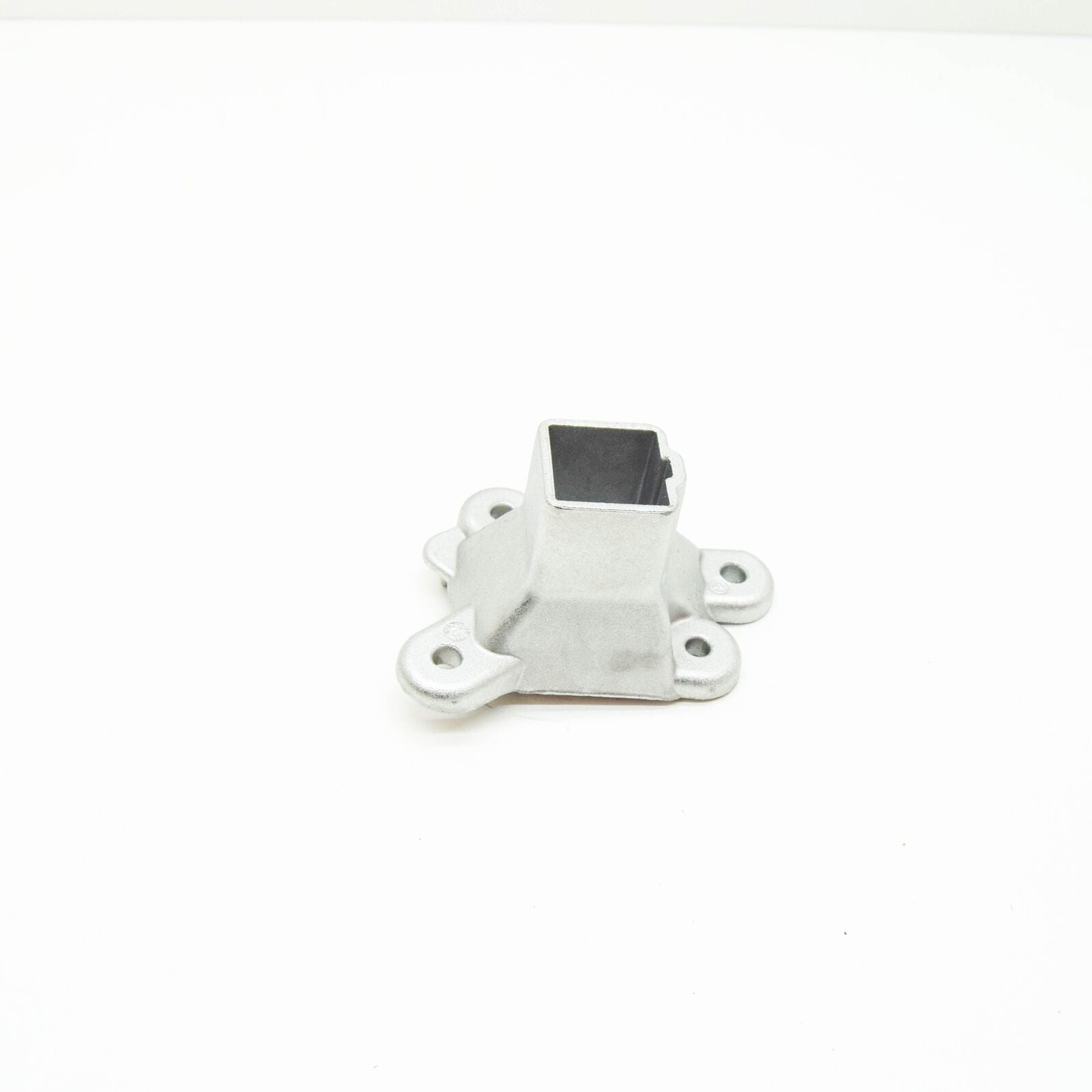 NEW MB VITO FURGON W447 FRONT LEFT SEAT ARMREST BRACKET A4479730100 ORIGINAL