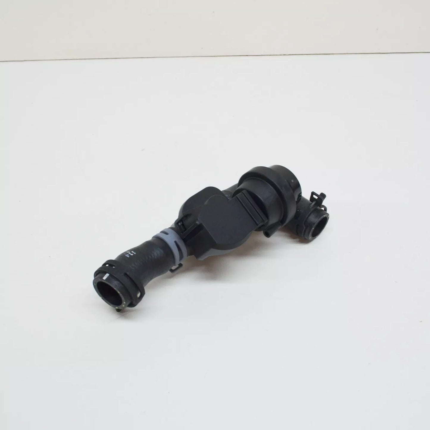 NEW MERCEDES-BENZ CLA COUPE C117 COOLANT SHUTT OFF VALVE A2702001600 ORIGINAL