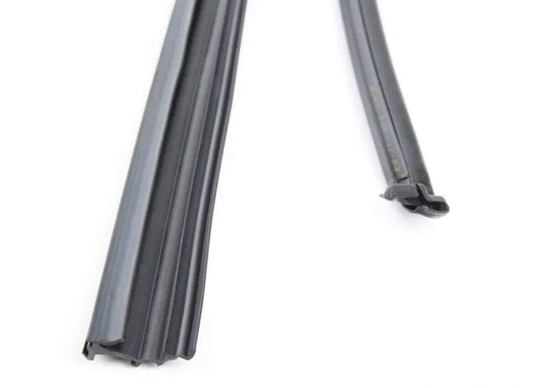 NEW BMW 3 F30 REAR RIGHT DOOR WINDOW GUIDE 7414534 51357414534 ORIGINAL