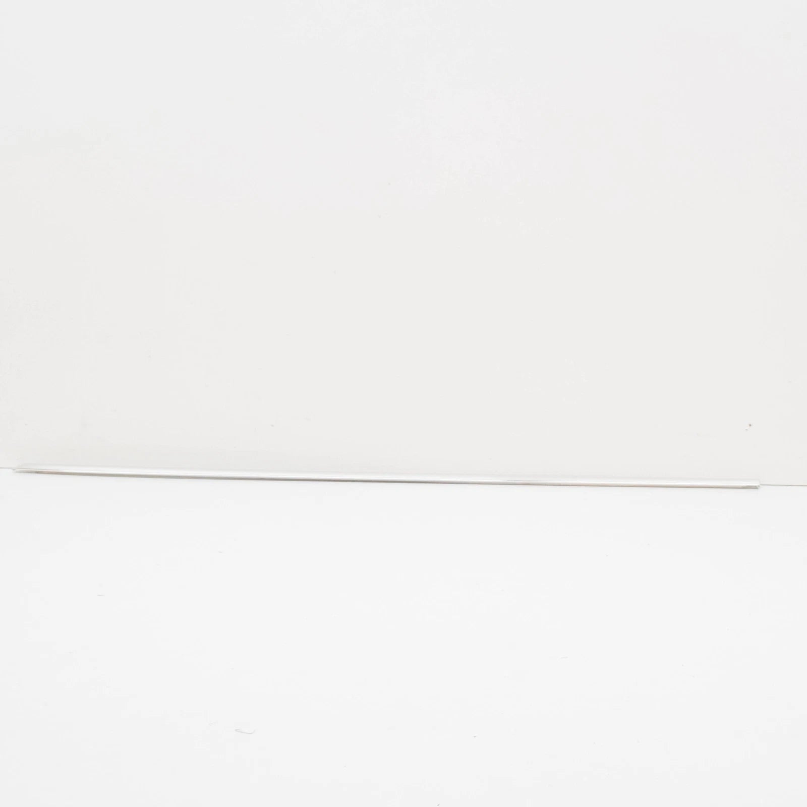 NEW BMW 5 E34 FRONT LEFT WINDOW LOWER SEAL 51211944231 1944231 ORIGINAL