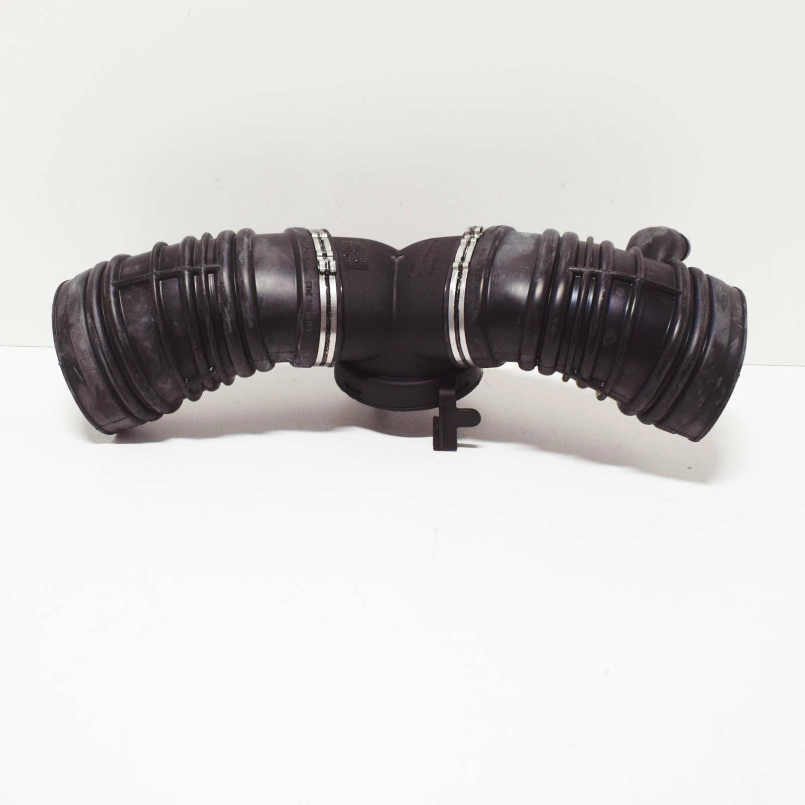 NEW MERCEDES BENZ E W211 AMG AIR SUCTION PIPE A1130900129