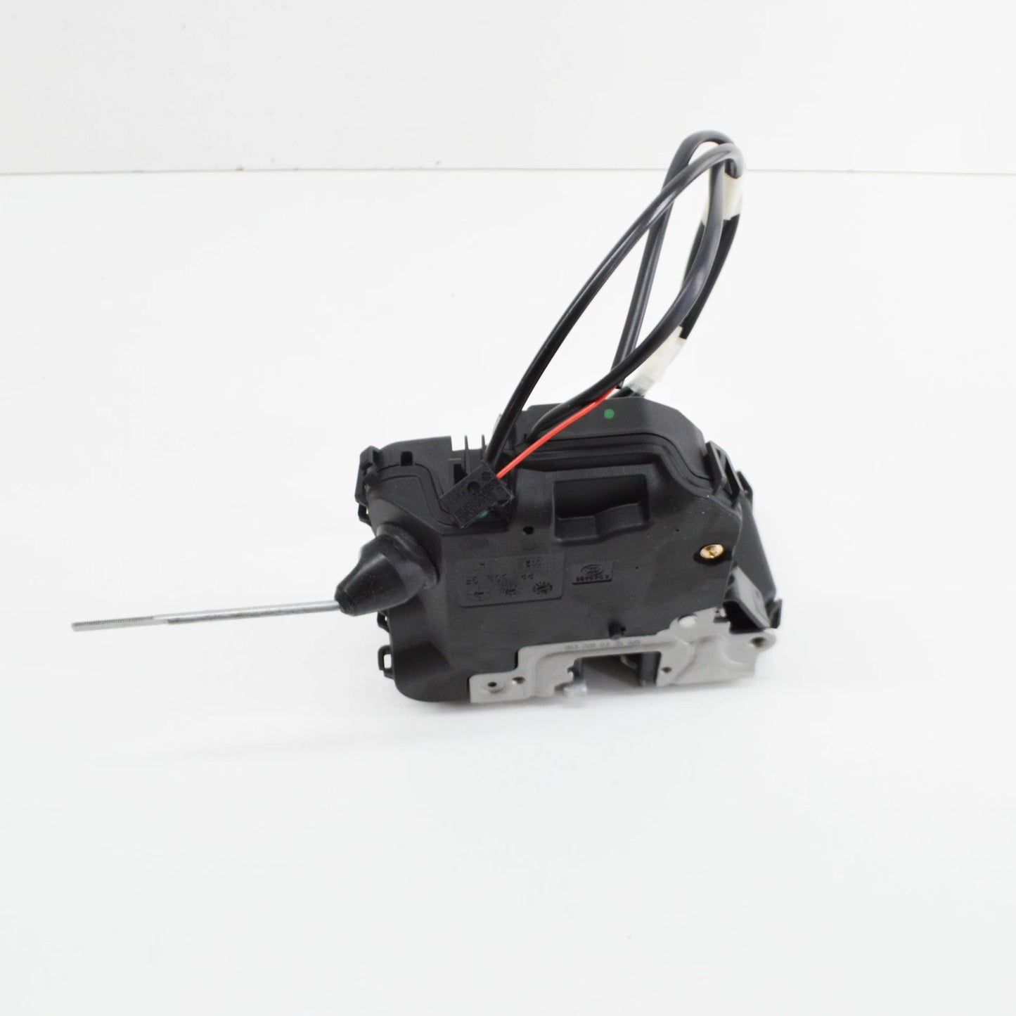 NEW MERCEDES-BENZ C W203 FRONT LEFT DOOR LOCK RHD A2037200335 ORIGINAL