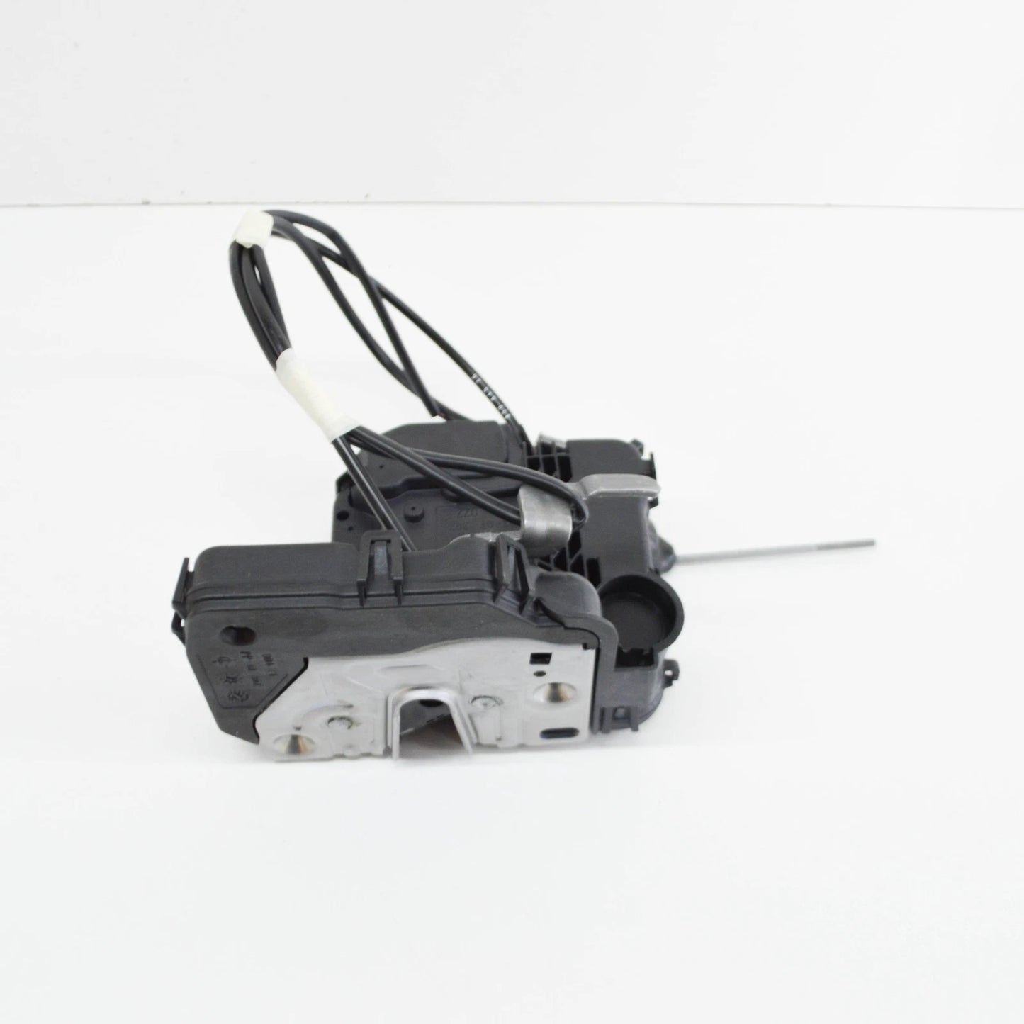 NEW MERCEDES-BENZ C W203 FRONT LEFT DOOR LOCK RHD A2037200335 ORIGINAL