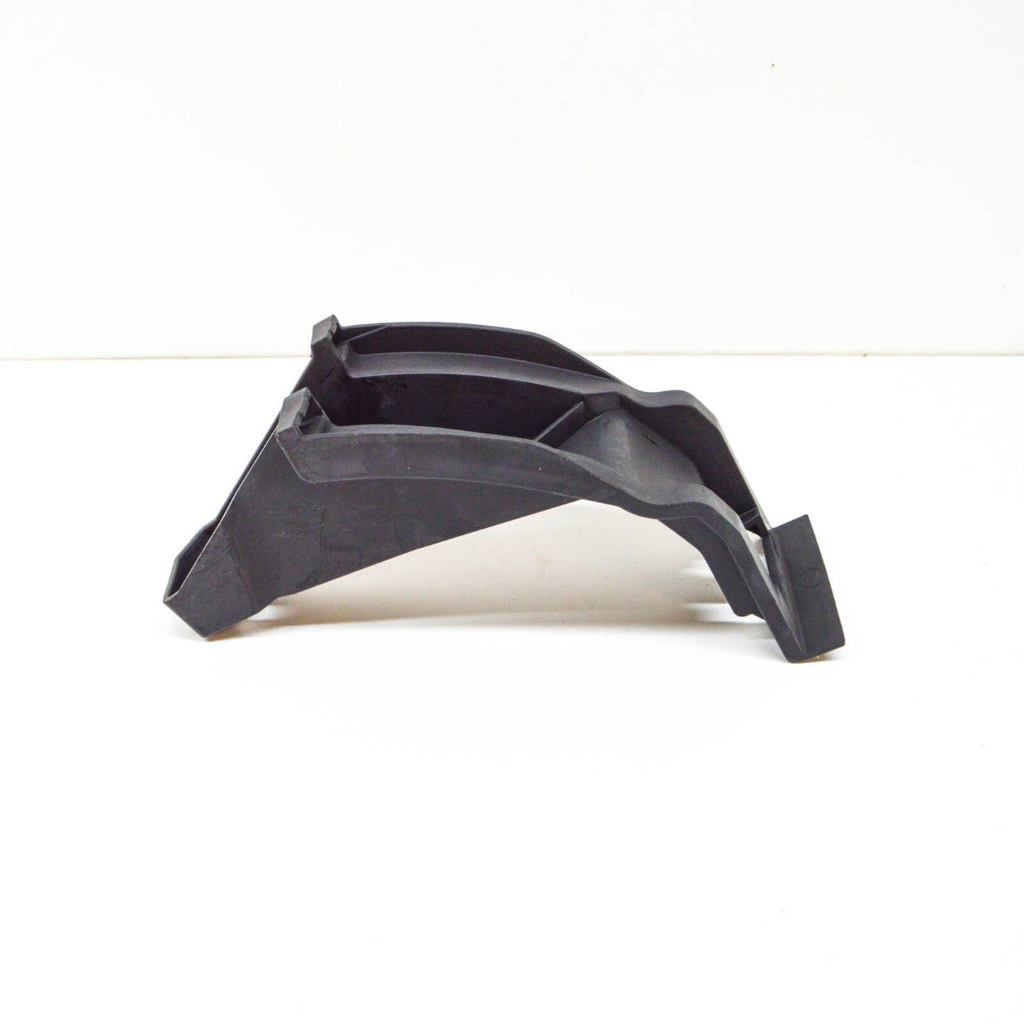 NEW MERCEDES-BENZ C W204 AMG REAR BUMPER RIGHT SIDE BRACKET A2048854514 ORIGINAL