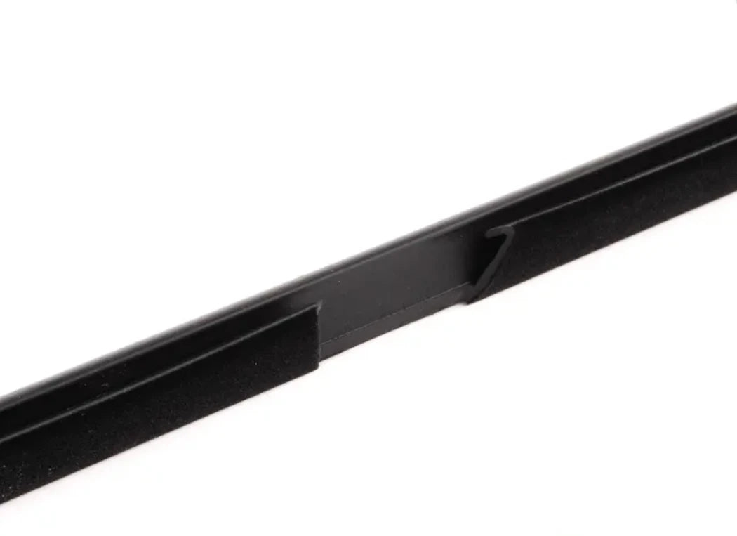 NEW BMW X5 E70 REAR RIGHT OUTER DOOR CHANNEL COVER 51357136976 7136976 ORIGINAL