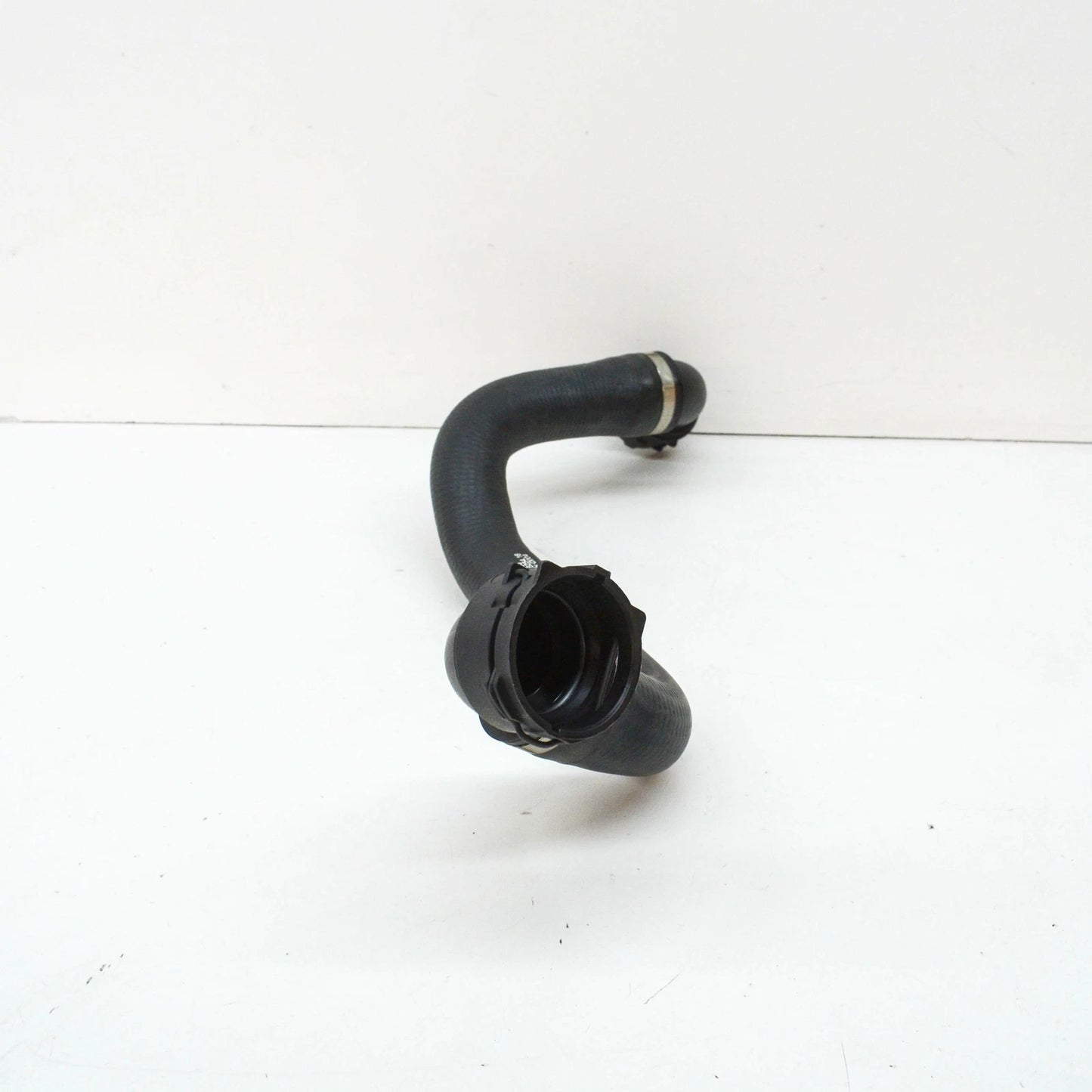 NEW MERCEDES-BENZ E W213 RIGHT WATER COOLING RADIATOR HOSE A2535014282