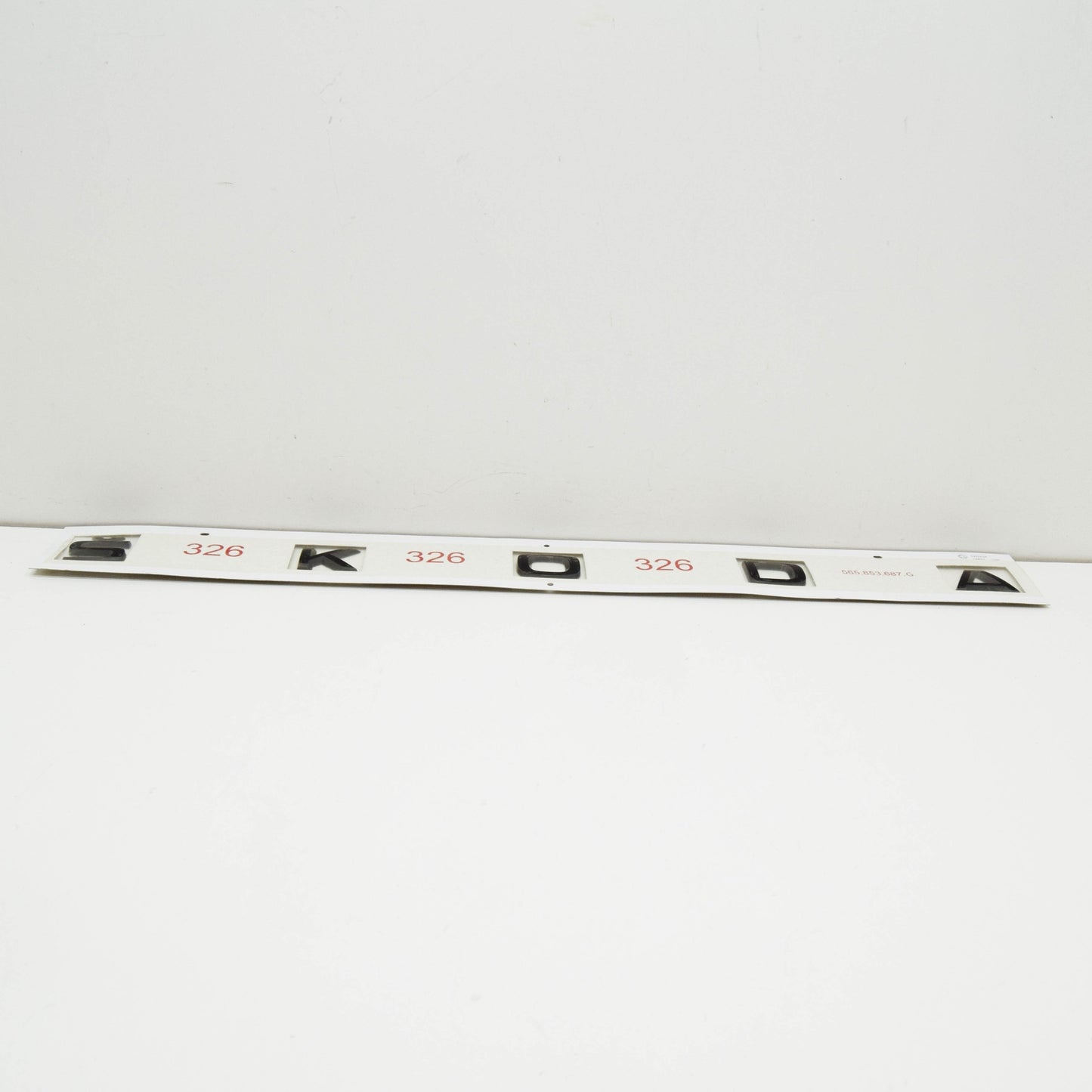 new skoda karoq nu rear tailgate lettering 565853687g041 original
