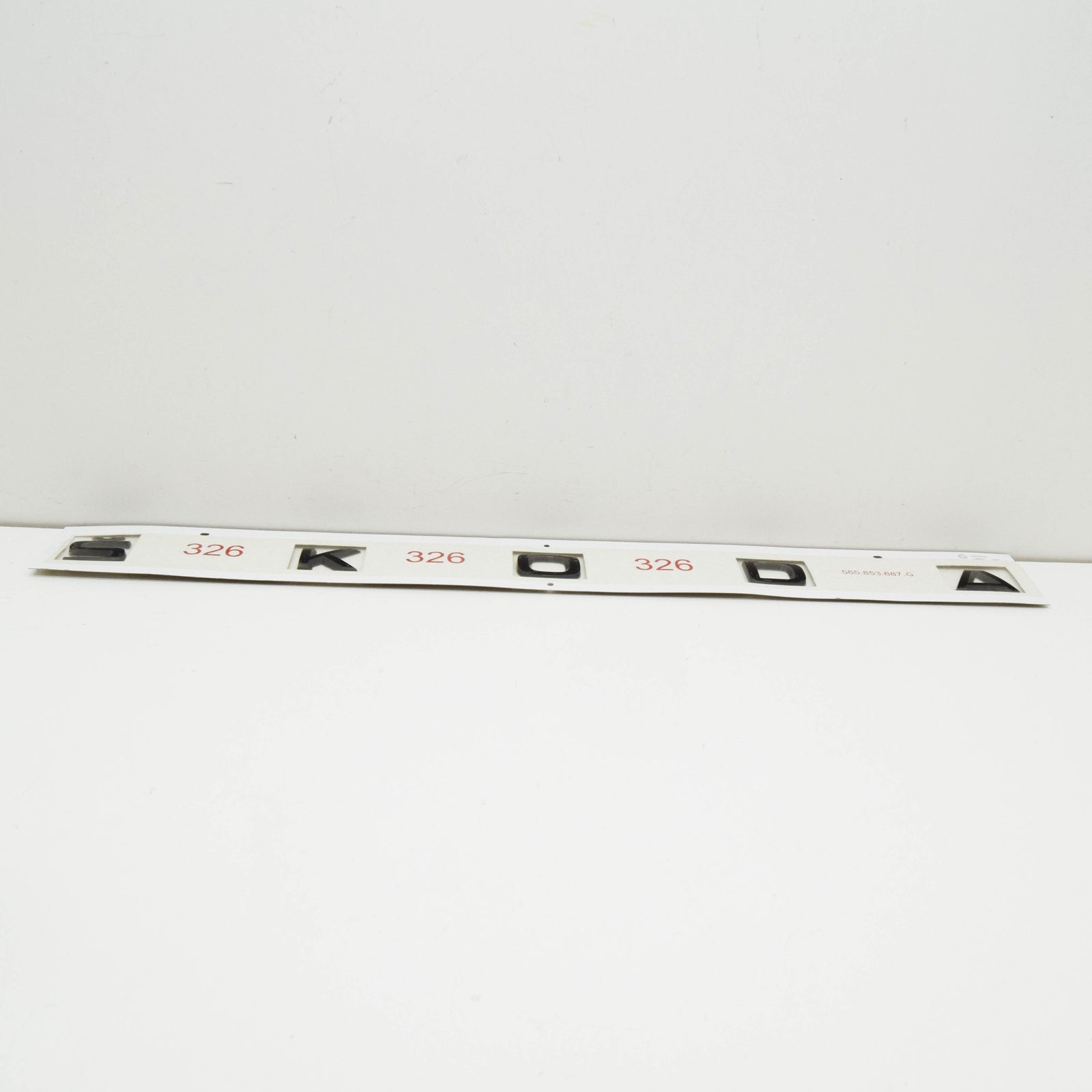 new skoda karoq nu rear tailgate lettering 565853687g041 original