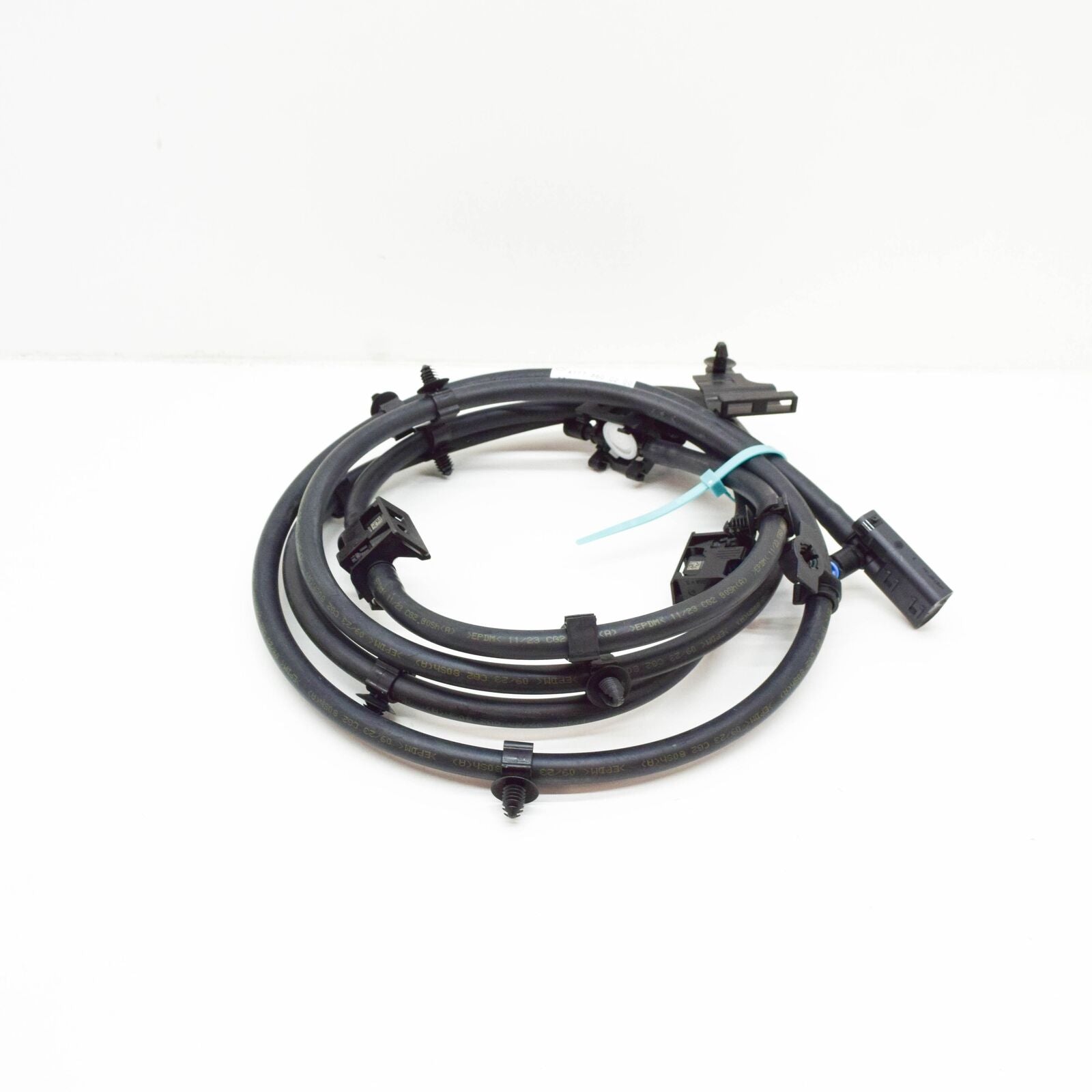 NEW MERCEDES-BENZ A W177 WINDSHIELD WASHER HOSE WITH NOZZLE A1778600200 ORIGINAL