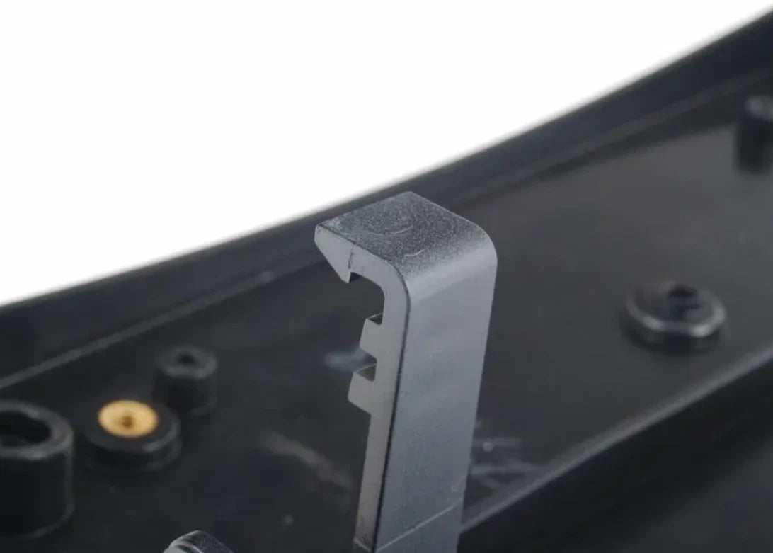 NEW BMW 6 CABRIO E64 LICENCE PLATE BASE 51138043224 8043224 ORIGINAL