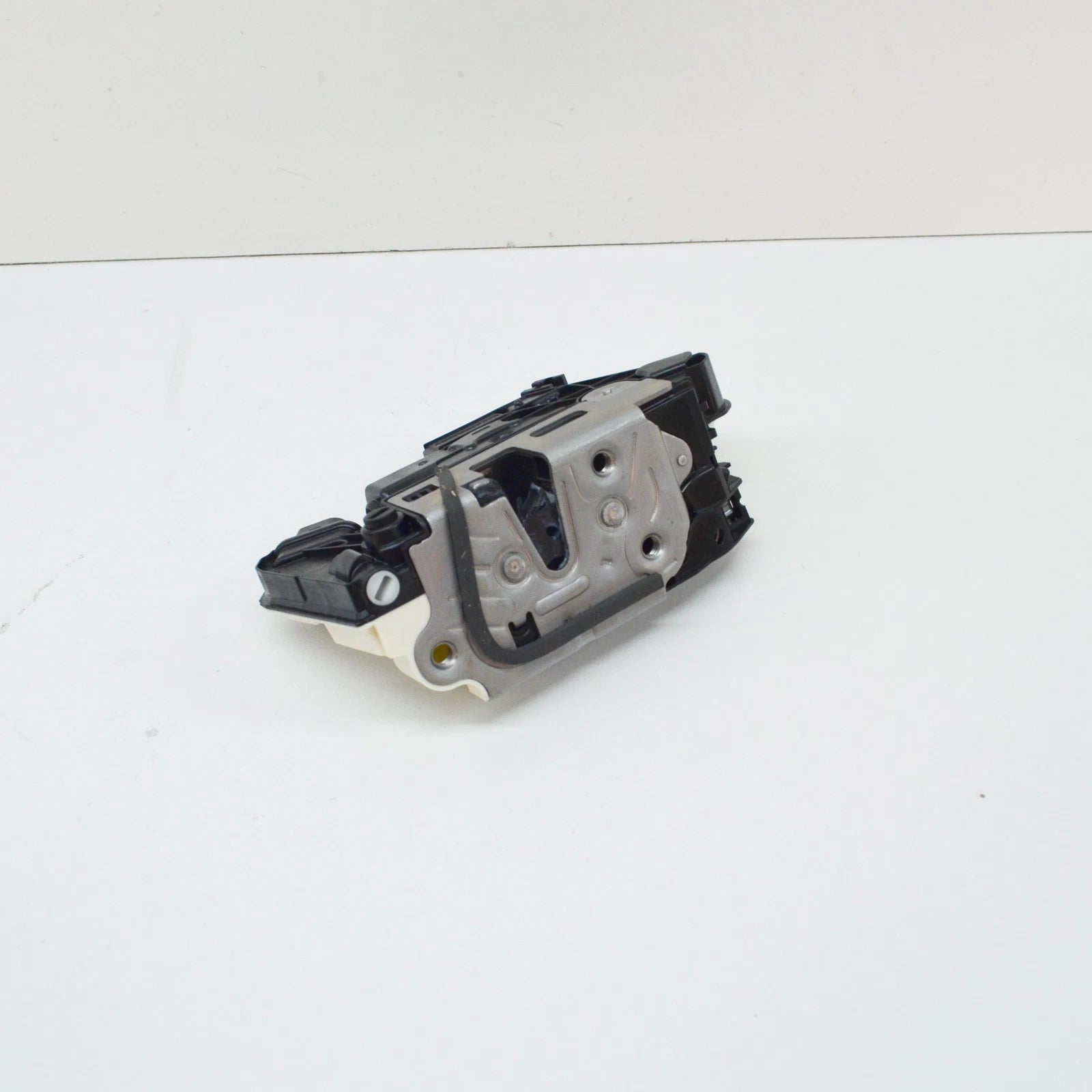 NEW VOLKSWAGEN AMAROK REAR LEFT DOOR LOCK 5N0839015R