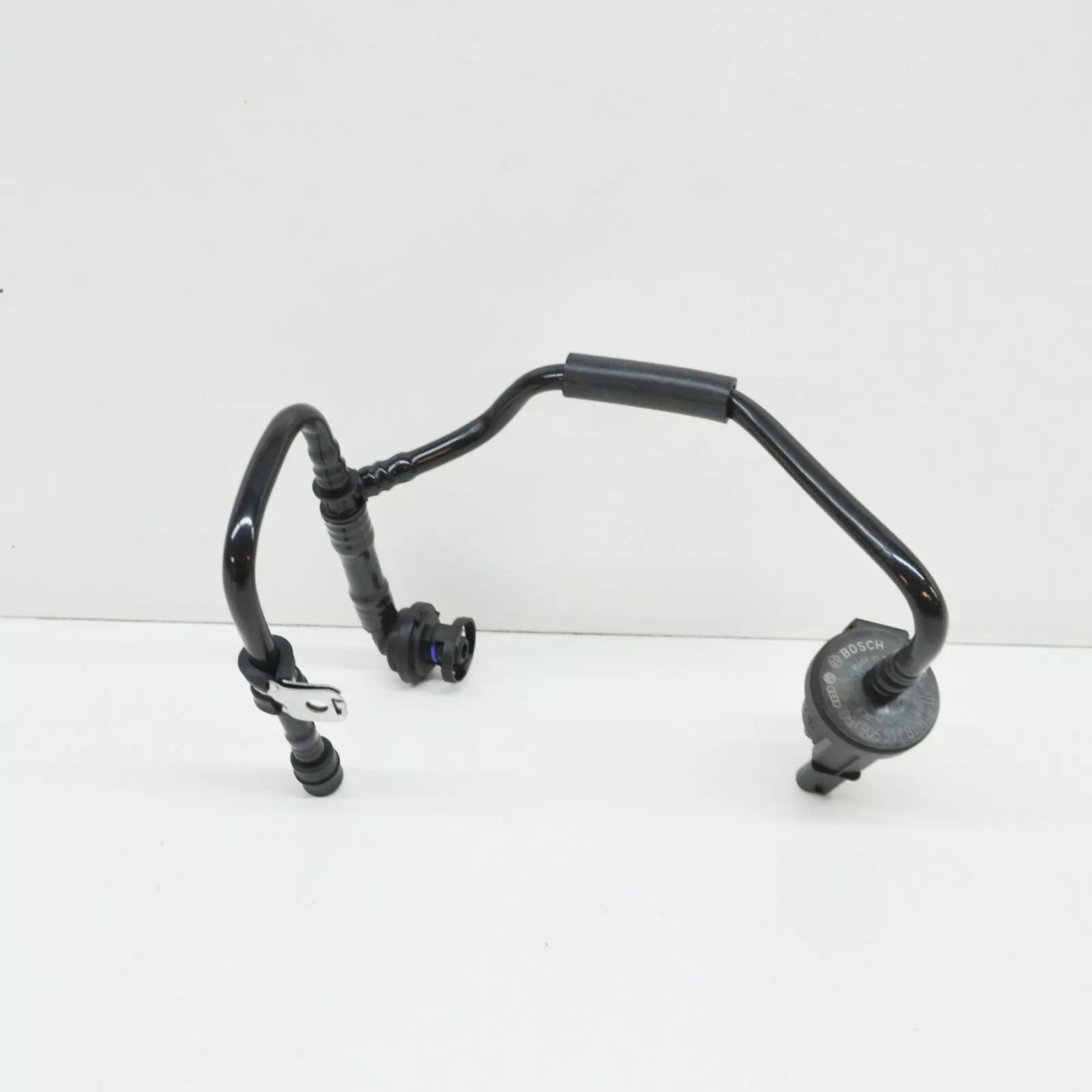 NEW AUDI A3 8P VACUUM SYSTEM CONNECTING PARTS 06J133781BT