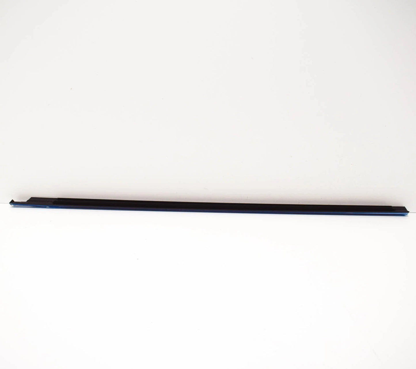 NEW VW ATLAS FRONT RIGHT OUTER DOOR BELT WEATHERSTRIP TRIM 3CN8374762MG ORIGINAL